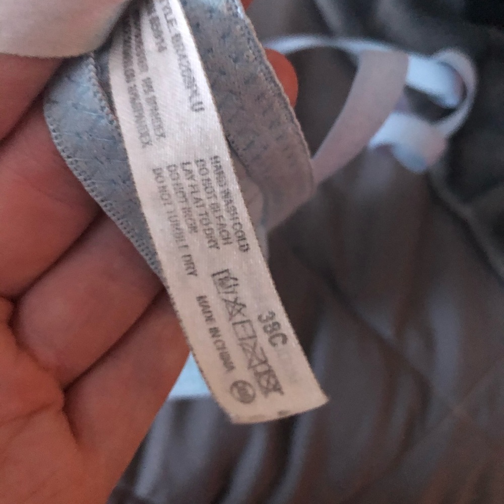 bras - Picture 2 of 2